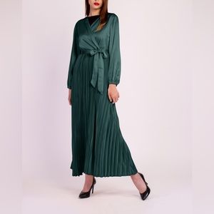 LONG SLEEVES PLEATED SATIN MAXI DRESS